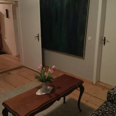 Lenz Apartment *